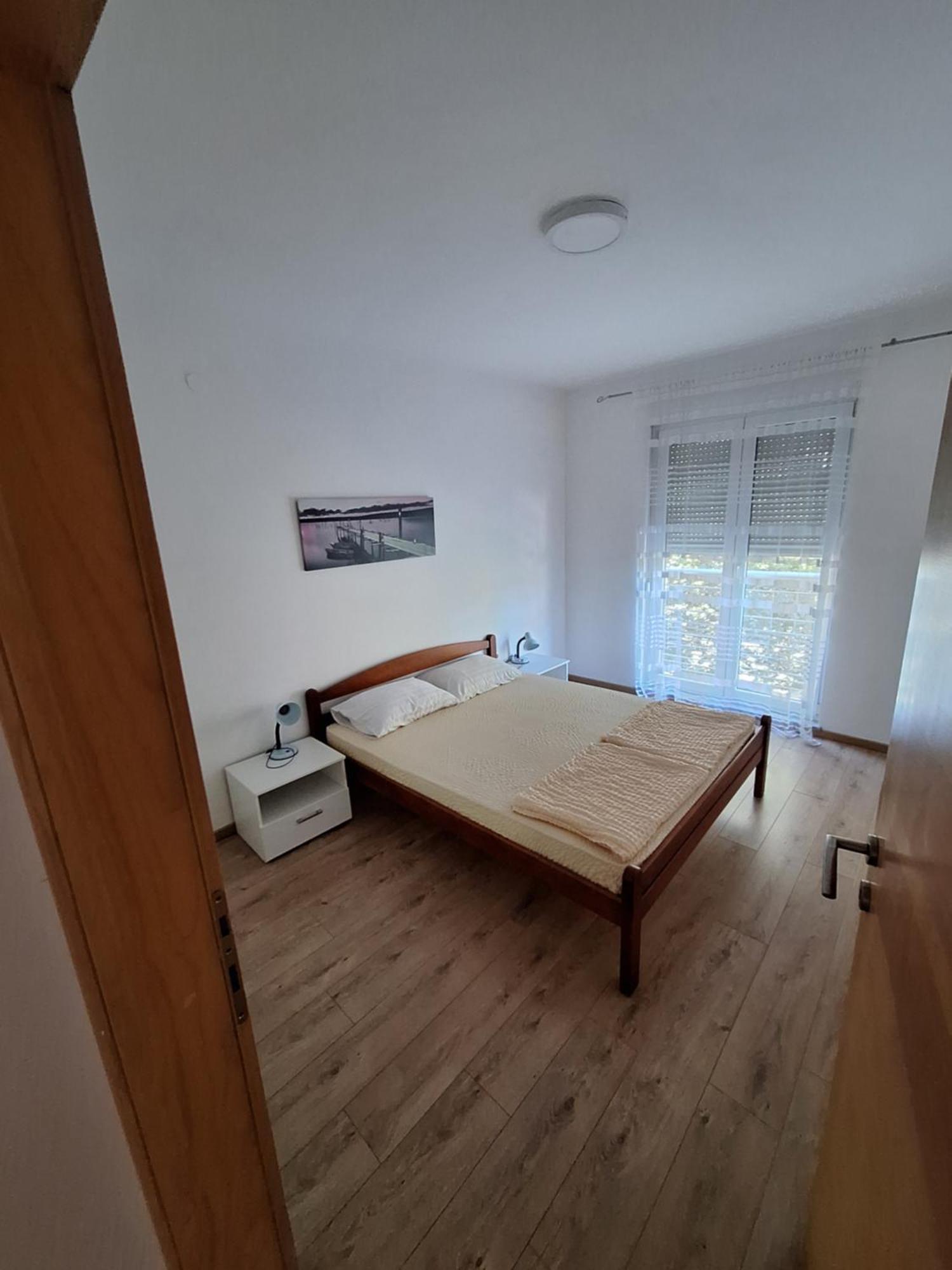 Apartment Enjoy Free Private Parking Mostar Bagian luar foto