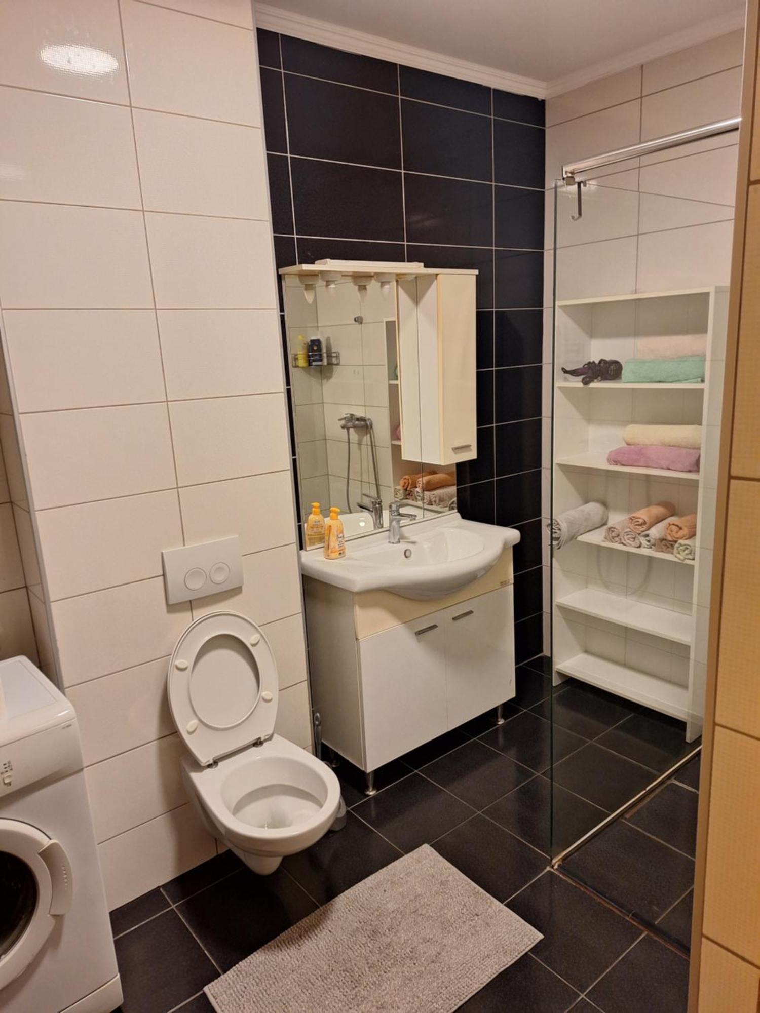 Apartment Enjoy Free Private Parking Mostar Bagian luar foto