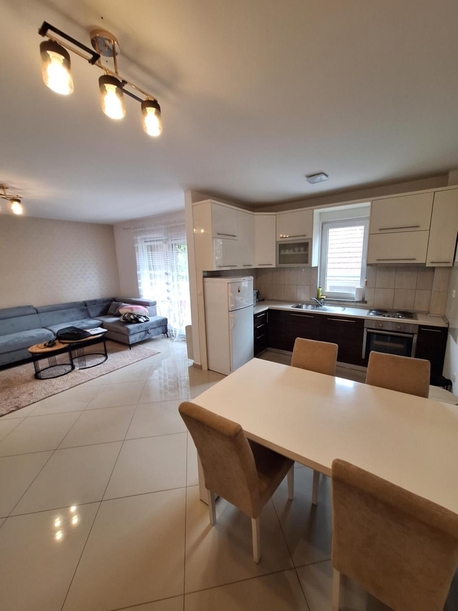 Apartment Enjoy Free Private Parking Mostar Bagian luar foto