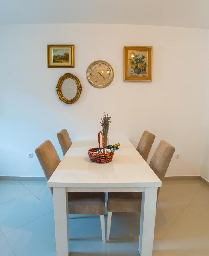 Apartment Enjoy Free Private Parking Mostar Bagian luar foto