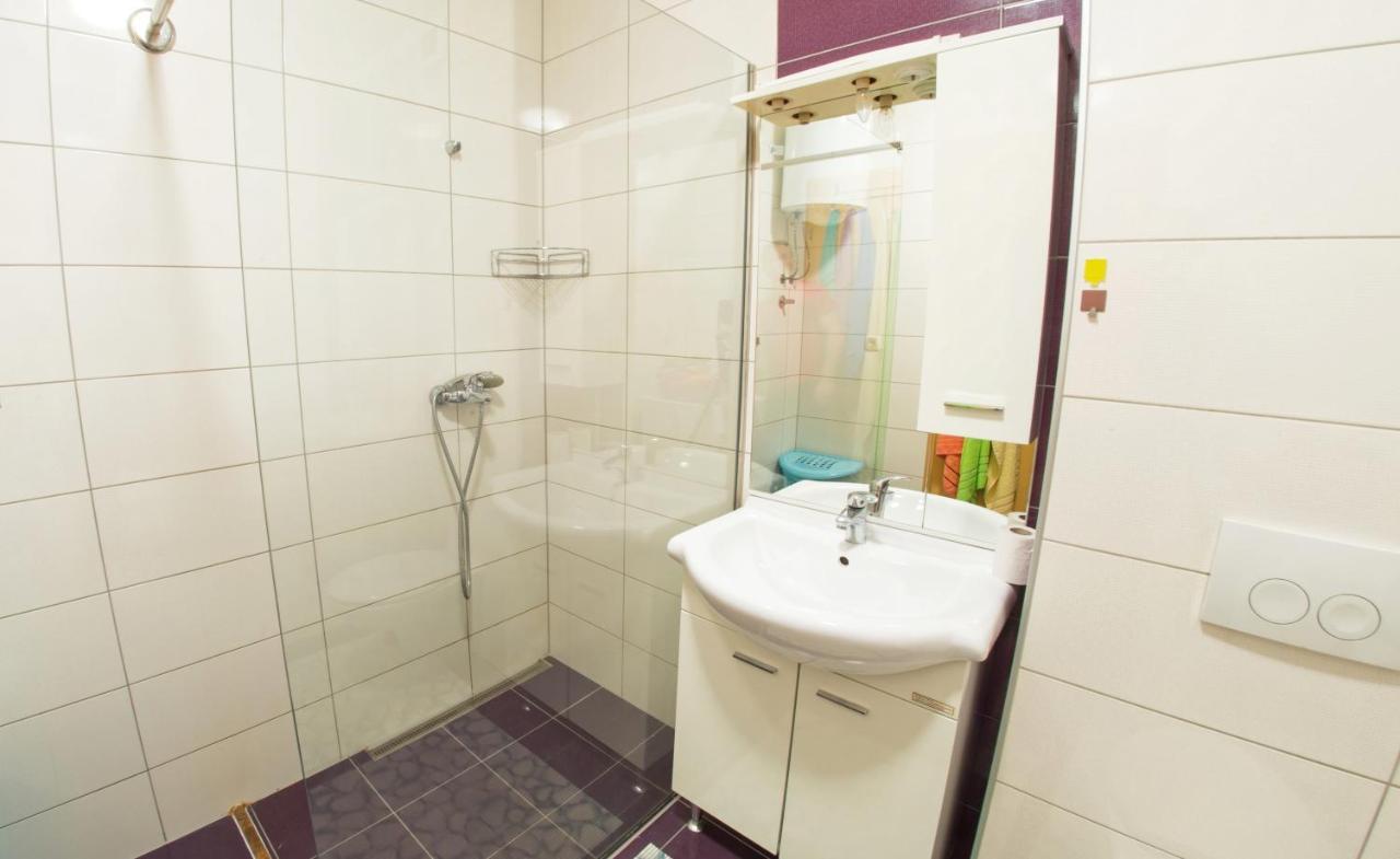 Apartment Enjoy Free Private Parking Mostar Bagian luar foto