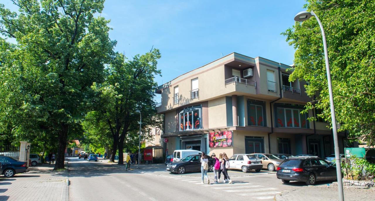 Apartment Enjoy Free Private Parking Mostar Bagian luar foto