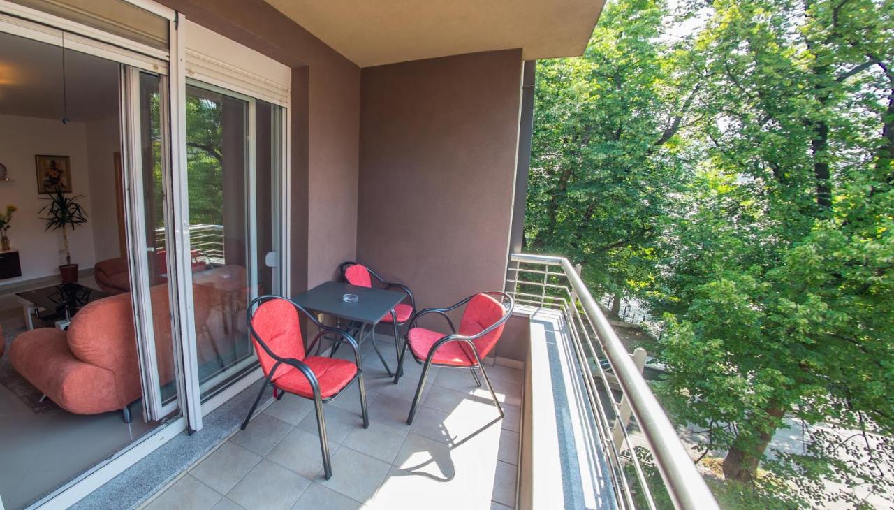 Apartment Enjoy Free Private Parking Mostar Bagian luar foto
