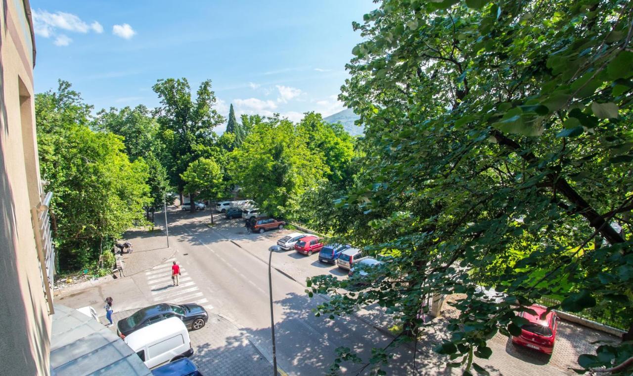 Apartment Enjoy Free Private Parking Mostar Bagian luar foto